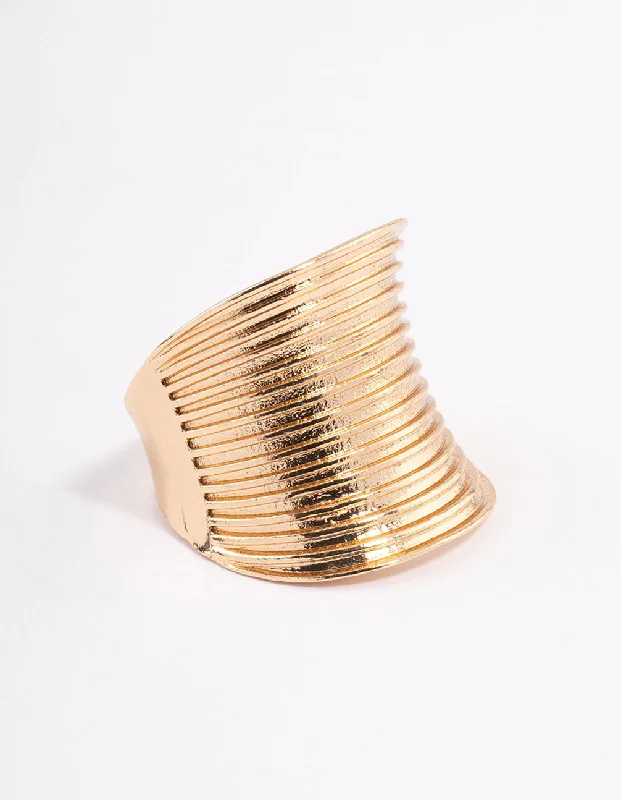 Magnetic Fashion Rings in Stainless Steel with a Modern, Interlocking DesignGold Elongated Band Ring Magnetic Fashion Rings in Stainless Steel with a Modern, Interlocking DesignGold Elongated Band Ring