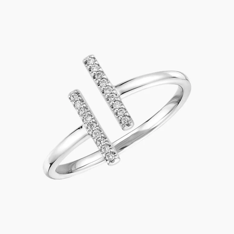 Statement - Making Cocktail Rings for Women with Large Cubic ZirconiaDelicate Pavé Split Bar Fashion Ring Statement - Making Cocktail Rings for Women with Large Cubic ZirconiaDelicate Pavé Split Bar Fashion Ring
