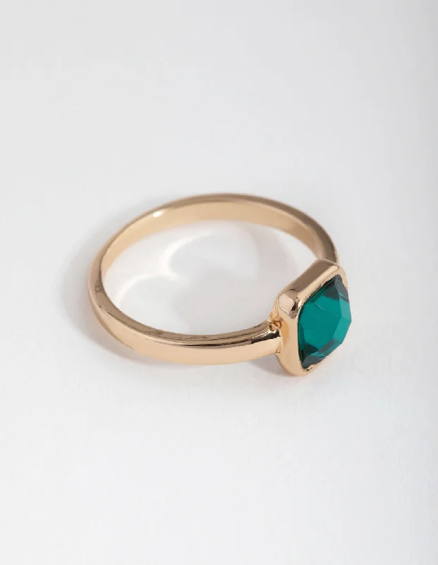 Vintage - Reproduction Fashion Rings in Bronze with Cameo - Style MedallionsGold Cushion Green Stone Ring Vintage - Reproduction Fashion Rings in Bronze with Cameo - Style MedallionsGold Cushion Green Stone Ring