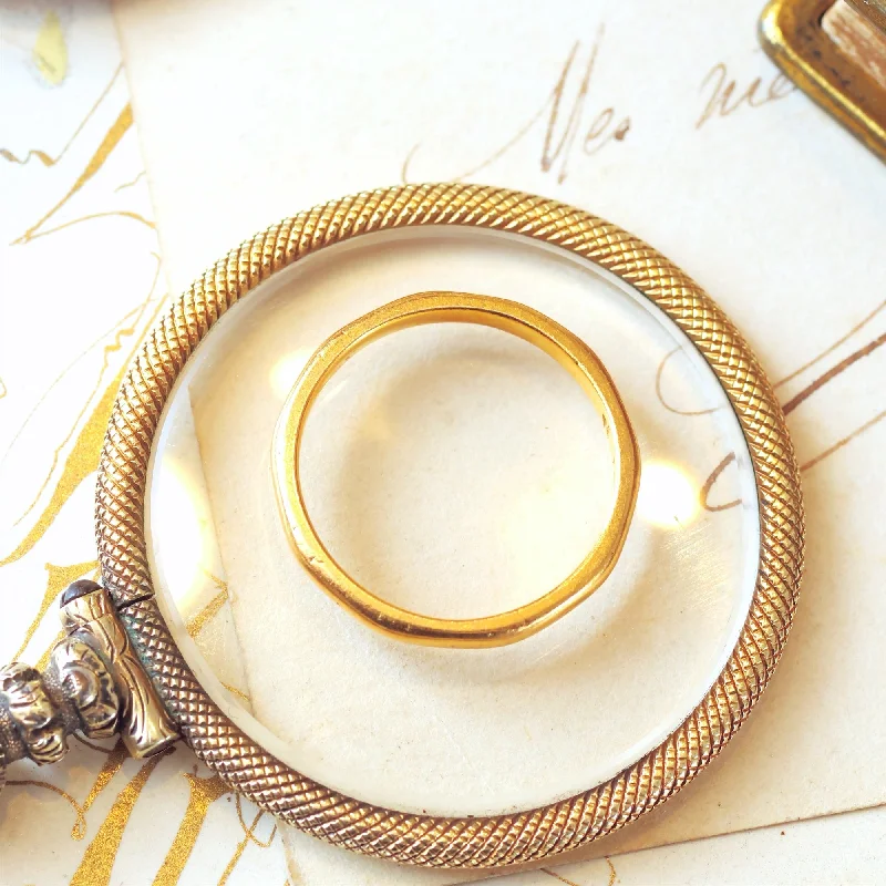 Interlocking Band Women's Rings in White Gold for a Modern DesignVintage Date 1940 22ct Wedding Band Interlocking Band Women's Rings in White Gold for a Modern DesignVintage Date 1940 22ct Wedding Band