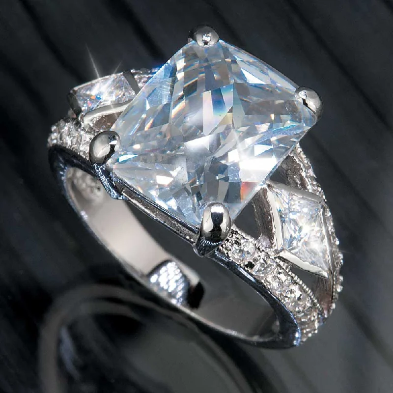 Diamond - Encrusted Women's Rings for Special Occasions in 18K GoldAnastasia Ring