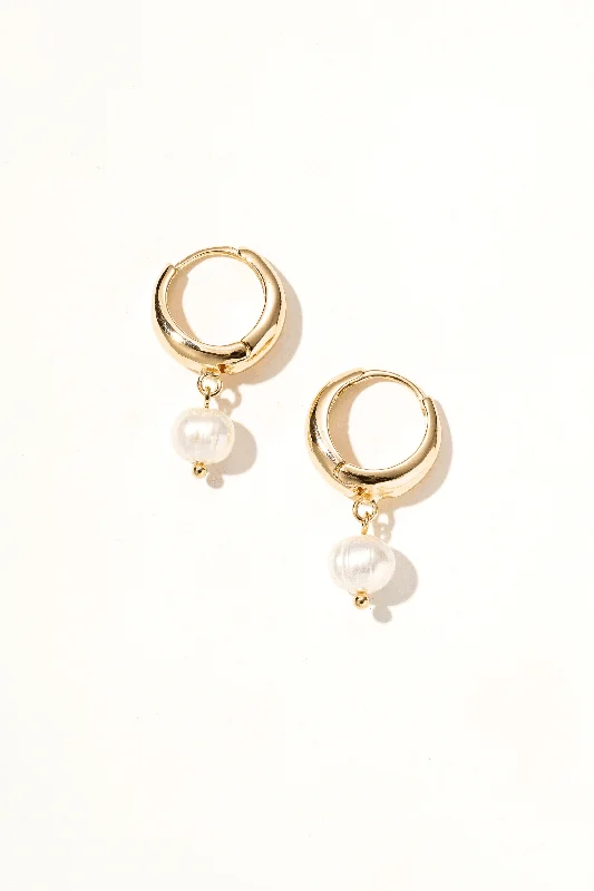 Minimalist hoop earrings14k Gold Huggie Pearl  Earrings