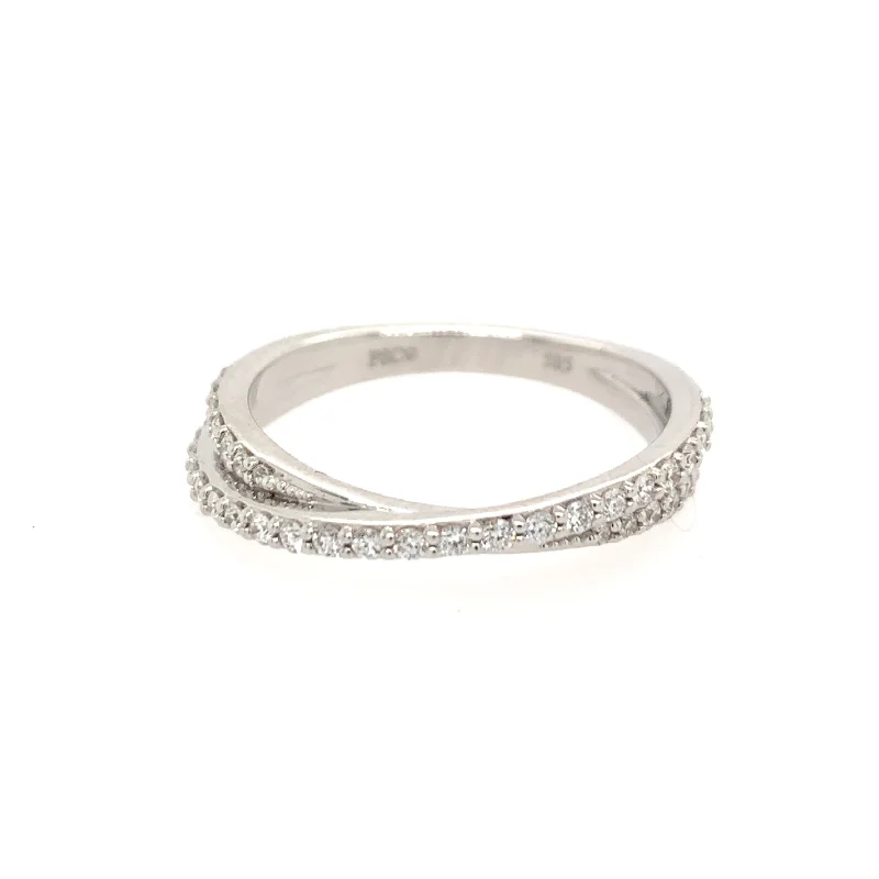 Oval - cut sapphire and diamond engagement ring in 18K white goldDiamond Crossover Band in White Gold Oval - cut sapphire and diamond engagement ring in 18K white goldDiamond Crossover Band in White Gold