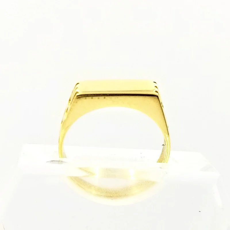 Vintage - Inspired Filigree - Design Women's Rings in Sterling SilverMen's Yellow Gold Signet Ring Vintage - Inspired Filigree - Design Women's Rings in Sterling SilverMen's Yellow Gold Signet Ring