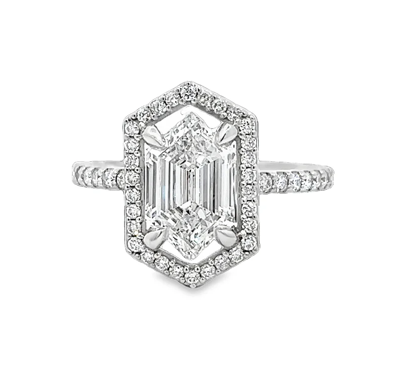 Aquamarine and diamond engagement ring in a 18K white - gold setting with a scalloped edgeLAB GROWN HEXAGON & ROUND DIAMONDS 2.44ctw HALO RING Aquamarine and diamond engagement ring in a 18K white - gold setting with a scalloped edgeLAB GROWN HEXAGON & ROUND DIAMONDS 2.44ctw HALO RING
