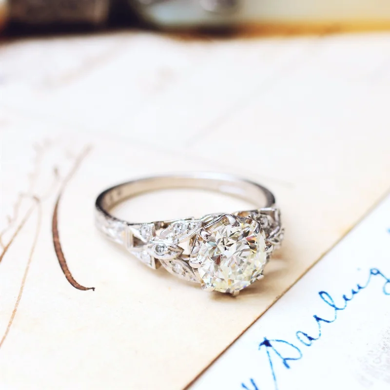 Floral - Patterned Women's Rings in 18K Yellow Gold for a Feminine LookSublime Vintage 1950's Platinum & Diamond Engagement Ring Floral - Patterned Women's Rings in 18K Yellow Gold for a Feminine LookSublime Vintage 1950's Platinum & Diamond Engagement Ring