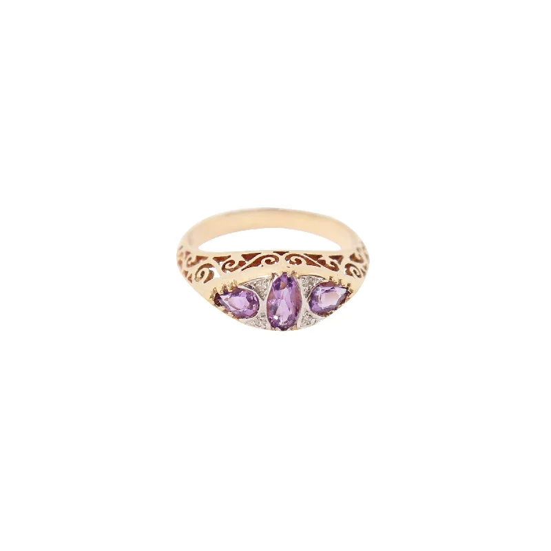 Gothic - Style Women's Rings with Black Onyx and Silver SkullsYellow Gold Amethyst and Diamond Vintage Ring Gothic - Style Women's Rings with Black Onyx and Silver SkullsYellow Gold Amethyst and Diamond Vintage Ring