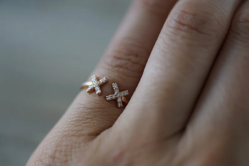 Men's pinky rings with a small gemstone14k Solid Rose Gold Diamond Open Triangle Xoxo Fashion Ring Band Love Xs Kiss Kisses Men's pinky rings with a small gemstone14k Solid Rose Gold Diamond Open Triangle Xoxo Fashion Ring Band Love Xs Kiss Kisses