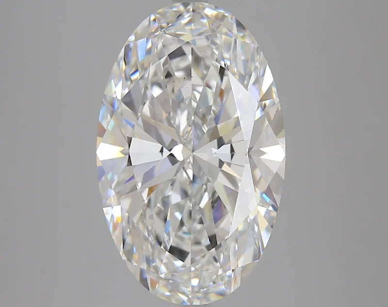 Pear - shaped diamond engagement ring with side baguette diamonds in 18K goldOval 5.56 F VS1 Pear - shaped diamond engagement ring with side baguette diamonds in 18K goldOval 5.56 F VS1