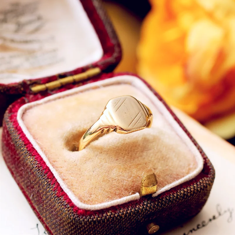 Statement - Making Cocktail Rings for Women with Large Cubic ZirconiaDate 1950 9ct Gold Signet Ring Statement - Making Cocktail Rings for Women with Large Cubic ZirconiaDate 1950 9ct Gold Signet Ring