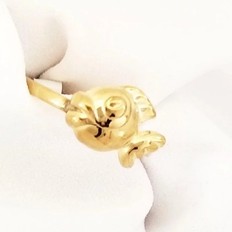 Silicone Women's Rings for a Comfortable and Durable OptionGoldfish Gold Ring
