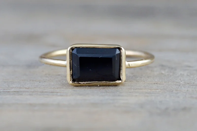 Men's zodiac - sign rings for a personalized touch14k Yellow Gold Black Spinel 1.24 carats Rectangle Square Bezel Band Ring Stackable Men's zodiac - sign rings for a personalized touch14k Yellow Gold Black Spinel 1.24 carats Rectangle Square Bezel Band Ring Stackable