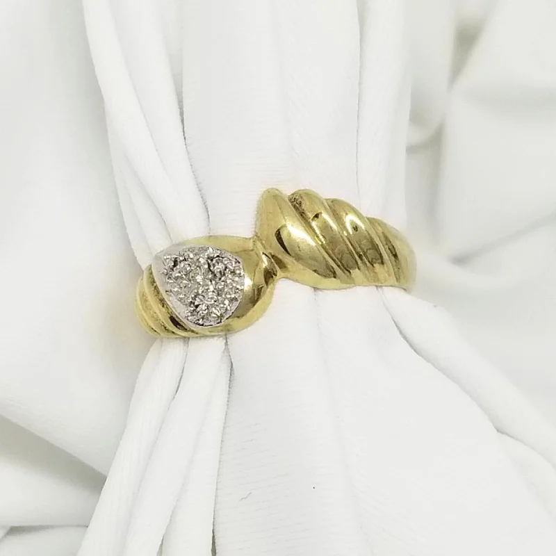 Stackable Gemstone Rings for Women in Amethyst, Sapphire, and EmeraldYellow Gold Ring with Grooves and Diamonds Stackable Gemstone Rings for Women in Amethyst, Sapphire, and EmeraldYellow Gold Ring with Grooves and Diamonds