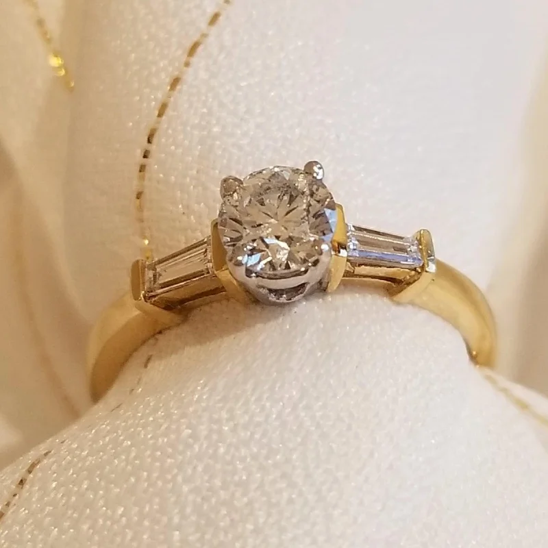 Tennis - Style Women's Rings with a Row of Round Diamonds in PlatinumYellow Gold diamond Engagement ring. Tennis - Style Women's Rings with a Row of Round Diamonds in PlatinumYellow Gold diamond Engagement ring.