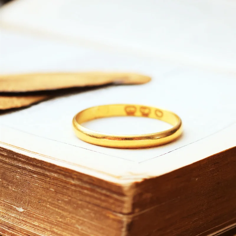 Floral - Patterned Women's Rings in 18K Yellow Gold for a Feminine LookRare Date 1834 22ct Wedding Ring (Size L.5/6) Floral - Patterned Women's Rings in 18K Yellow Gold for a Feminine LookRare Date 1834 22ct Wedding Ring (Size L.5/6)
