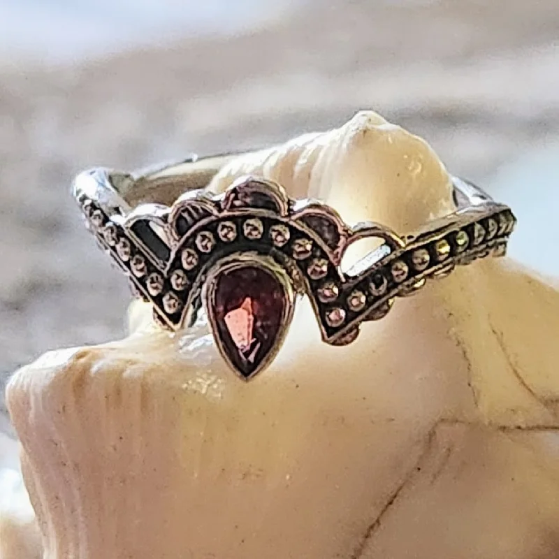 Vintage - Inspired Filigree - Design Women's Rings in Sterling SilverRETRO GARNET - TEARDROP 925 BEADED RING Vintage - Inspired Filigree - Design Women's Rings in Sterling SilverRETRO GARNET - TEARDROP 925 BEADED RING