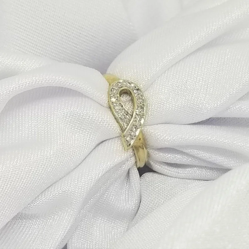 Floral - Patterned Women's Rings in 18K Yellow Gold for a Feminine LookRibbon Silhouette Design Gold Diamond Ring Floral - Patterned Women's Rings in 18K Yellow Gold for a Feminine LookRibbon Silhouette Design Gold Diamond Ring