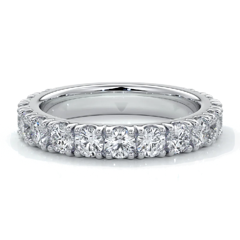 Aquamarine and diamond engagement ring in a 18K white - gold setting with a scalloped edgeNatalia 2.8mm Aquamarine and diamond engagement ring in a 18K white - gold setting with a scalloped edgeNatalia 2.8mm