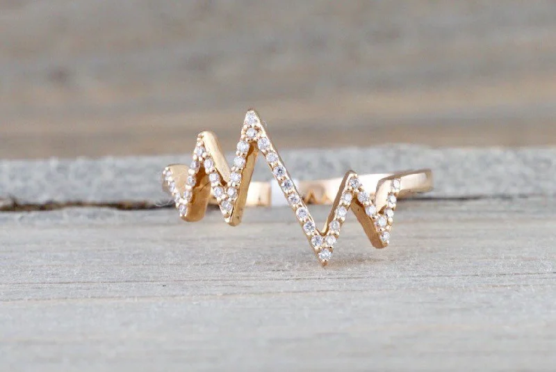 Men's cross - shaped rings for a religious statement18 karat Rose Gold Diamond Heart Beat Row Zig Zag Ring Band Cocktail Men's cross - shaped rings for a religious statement18 karat Rose Gold Diamond Heart Beat Row Zig Zag Ring Band Cocktail
