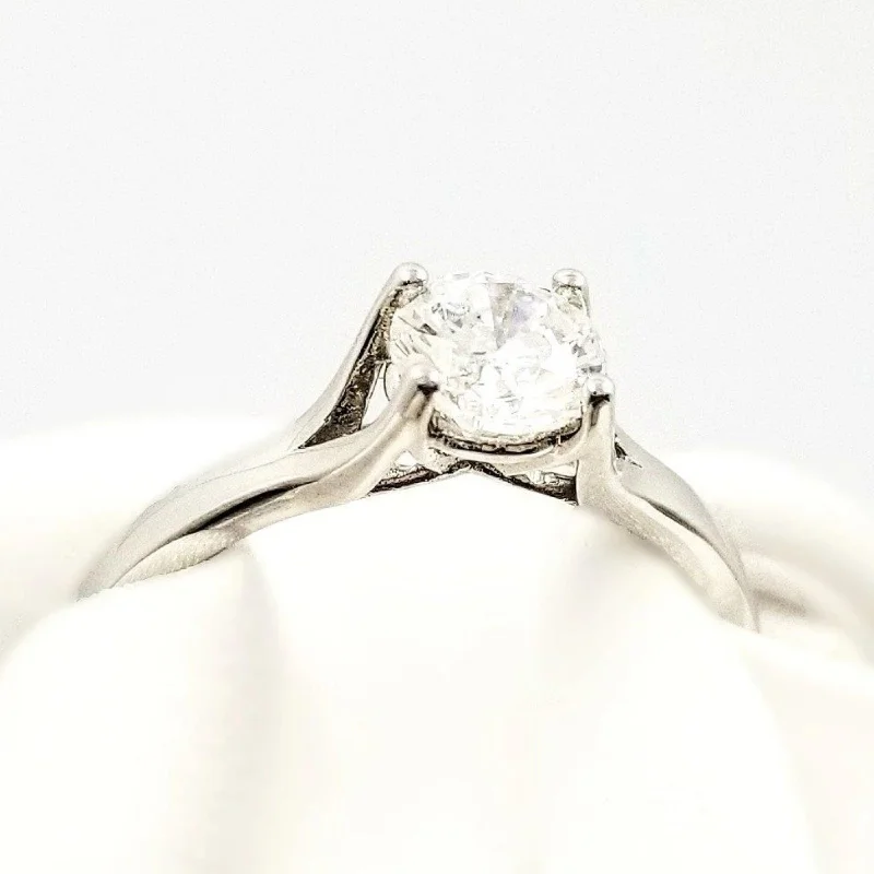 Magnetic Clasp Women's Rings for Easy Wearing and RemovalWhite Gold Engagement Diamond Ring in a Crown Magnetic Clasp Women's Rings for Easy Wearing and RemovalWhite Gold Engagement Diamond Ring in a Crown