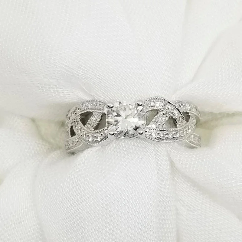 Women's 18K Gold Solitaire Diamond Ring for an Elegant Everyday LookWhite Gold and Diamond Fancy Ring Women's 18K Gold Solitaire Diamond Ring for an Elegant Everyday LookWhite Gold and Diamond Fancy Ring