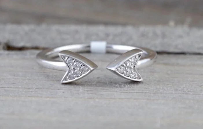 Men's oxidized silver rings for an antique look14k Solid White Gold Diamond Double Arrow Open Triangle Tri Pyramidmid Fashion Ring Band Love Men's oxidized silver rings for an antique look14k Solid White Gold Diamond Double Arrow Open Triangle Tri Pyramidmid Fashion Ring Band Love