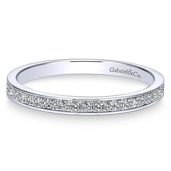 Men's Sapphire Engagement Rings in 18K White Gold with Pave Diamond AccentsBead Set Polished Edges Diamond Band 1/4 Cttw 14K Gold 200B Men's Sapphire Engagement Rings in 18K White Gold with Pave Diamond AccentsBead Set Polished Edges Diamond Band 1/4 Cttw 14K Gold 200B
