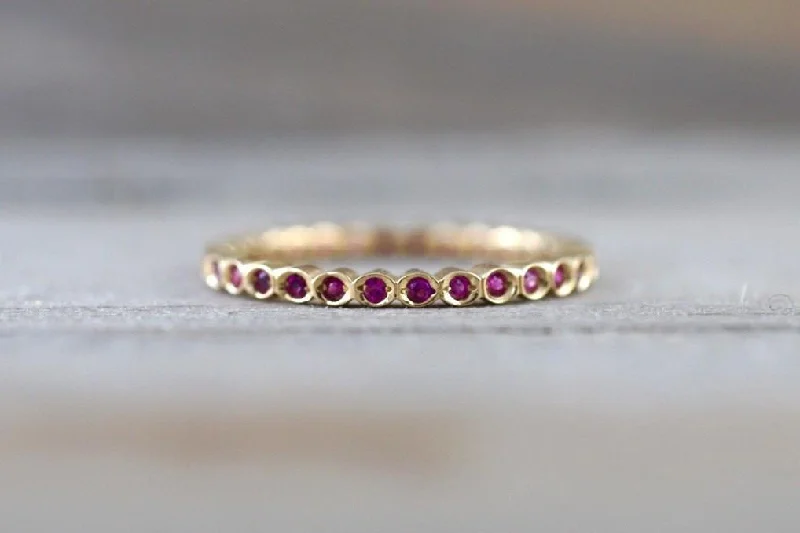 Men's animal - print rings with leopard or snake patterns14k Yellow Gold Ruby Bezel Vintage Bezel Full Eternity Band Ring Anniversary Men's animal - print rings with leopard or snake patterns14k Yellow Gold Ruby Bezel Vintage Bezel Full Eternity Band Ring Anniversary