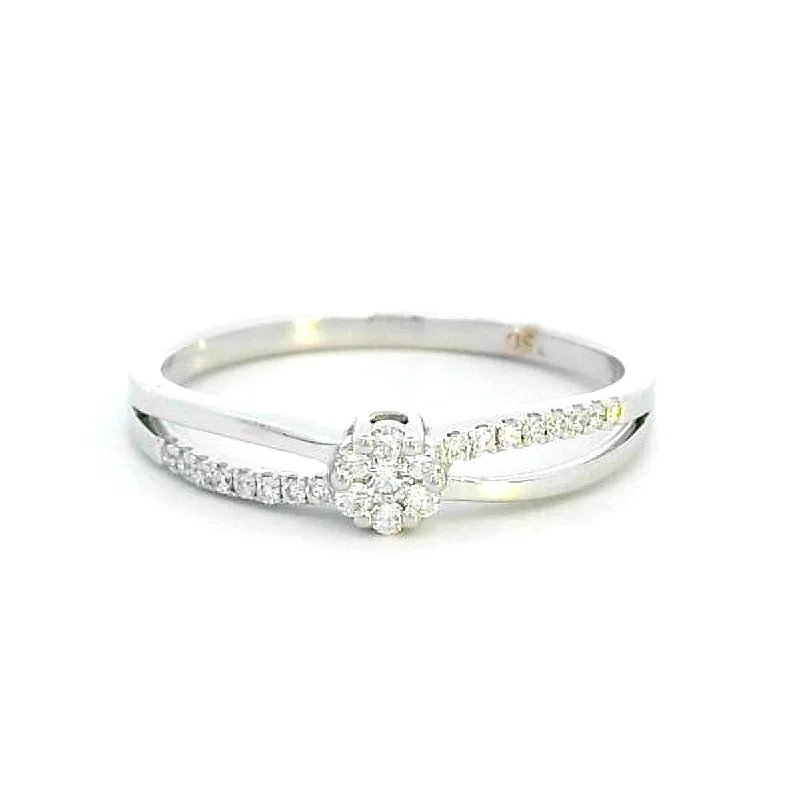 Men's Aquamarine Engagement Rings in 9K Gold with a Bezel - Set Stone18K White Gold Diamond Cluster Ring with Elegant Split Band Design Men's Aquamarine Engagement Rings in 9K Gold with a Bezel - Set Stone18K White Gold Diamond Cluster Ring with Elegant Split Band Design