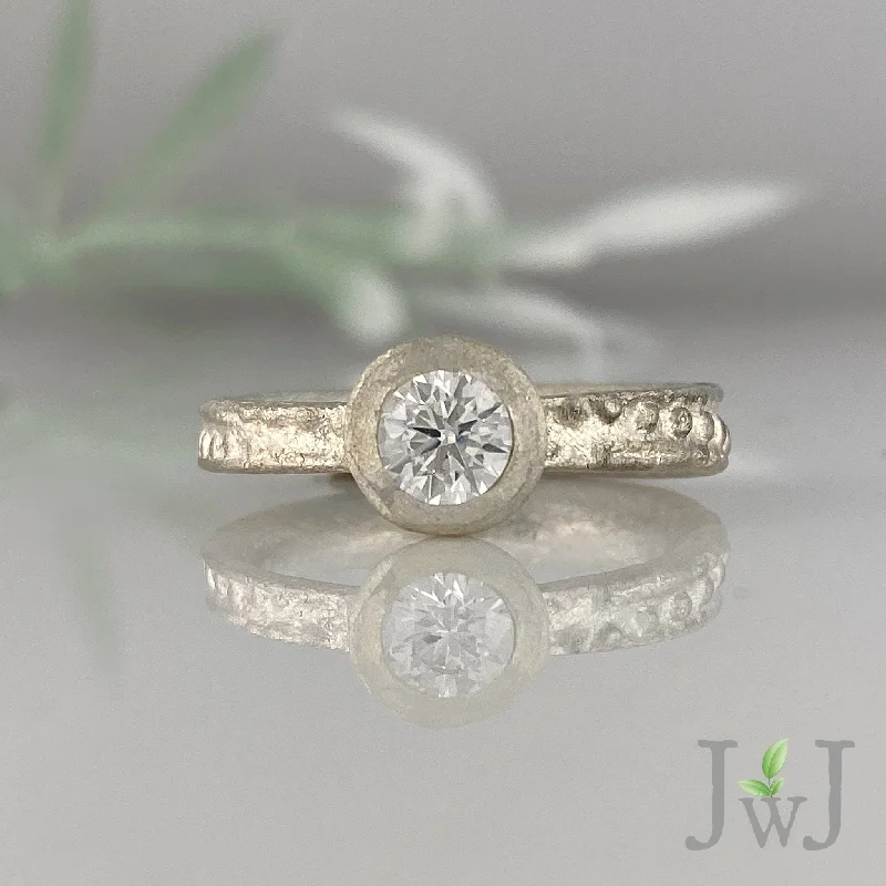 Men's Ruby Engagement Rings in Rose Gold with a Solitaire Design for a Romantic GestureAnnan Engagement Ring Men's Ruby Engagement Rings in Rose Gold with a Solitaire Design for a Romantic GestureAnnan Engagement Ring