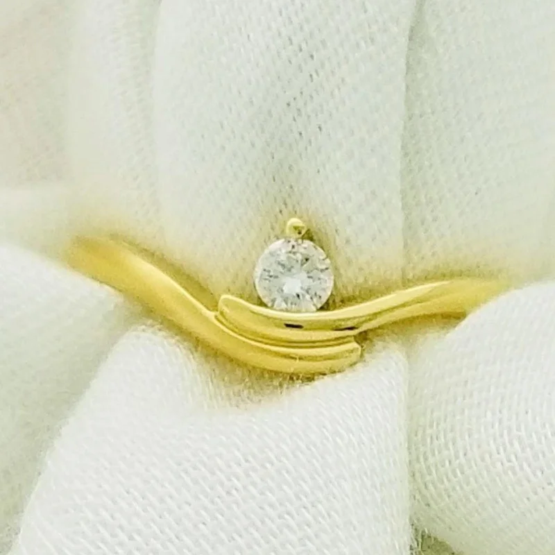 Tennis - Style Women's Rings with a Row of Round Diamonds in PlatinumYellow Gold Diamond Ring Tennis - Style Women's Rings with a Row of Round Diamonds in PlatinumYellow Gold Diamond Ring