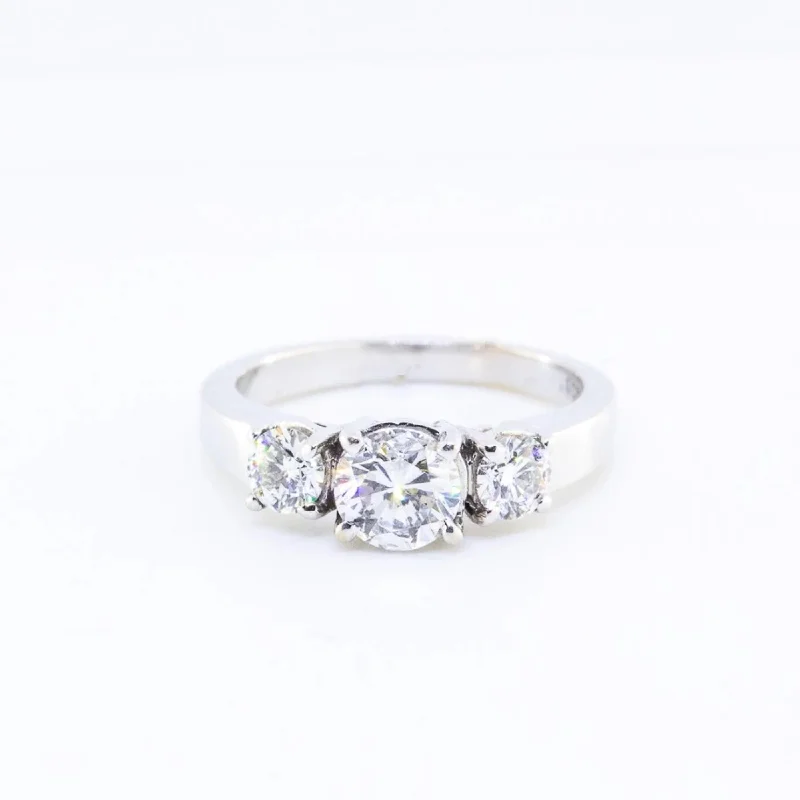 Art Deco - Inspired Women's Rings with Geometric Shapes in 14K Gold18 Kt White Gold and Diamond Trilogy Ring Art Deco - Inspired Women's Rings with Geometric Shapes in 14K Gold18 Kt White Gold and Diamond Trilogy Ring