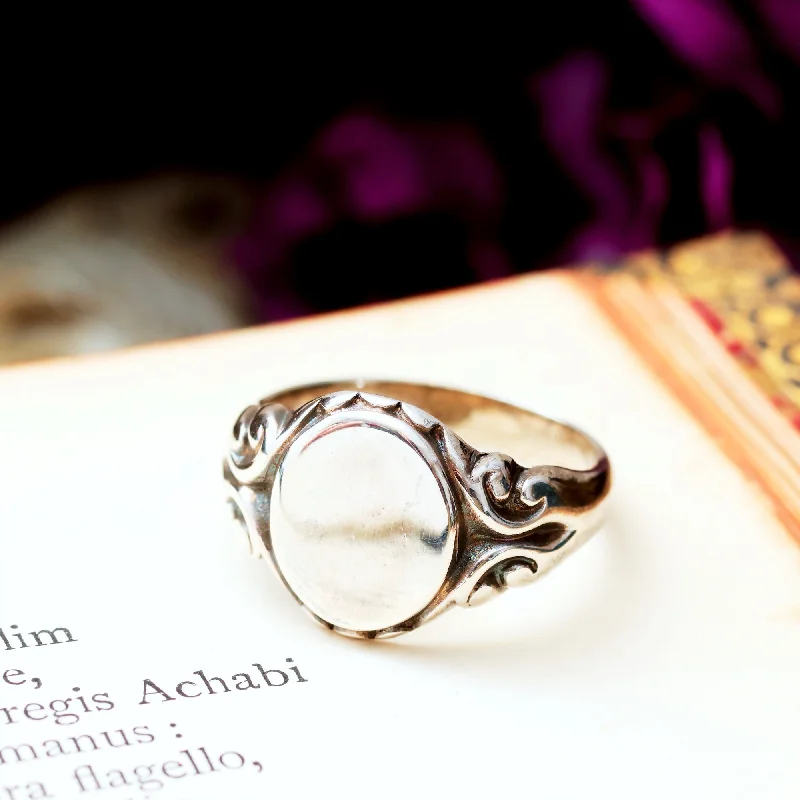 Enamel - Coated Women's Rings in Bright, Bold ColorsVintage Mood Men's Oval Silver Signet Ring