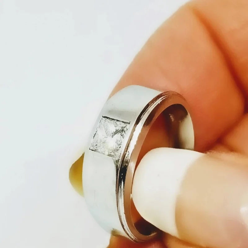 Gothic - Style Women's Rings with Black Onyx and Silver Skulls18 kt White Gold Unisex Ring Princess Cut Gothic - Style Women's Rings with Black Onyx and Silver Skulls18 kt White Gold Unisex Ring Princess Cut