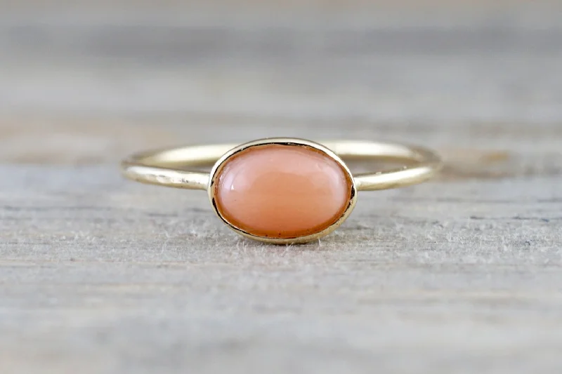Men's glow - in - the - dark rings for a fun effect14k Solid Yellow Gold Oval Bezel Natural Pink Coral 0.39 carats Band Ring Men's glow - in - the - dark rings for a fun effect14k Solid Yellow Gold Oval Bezel Natural Pink Coral 0.39 carats Band Ring