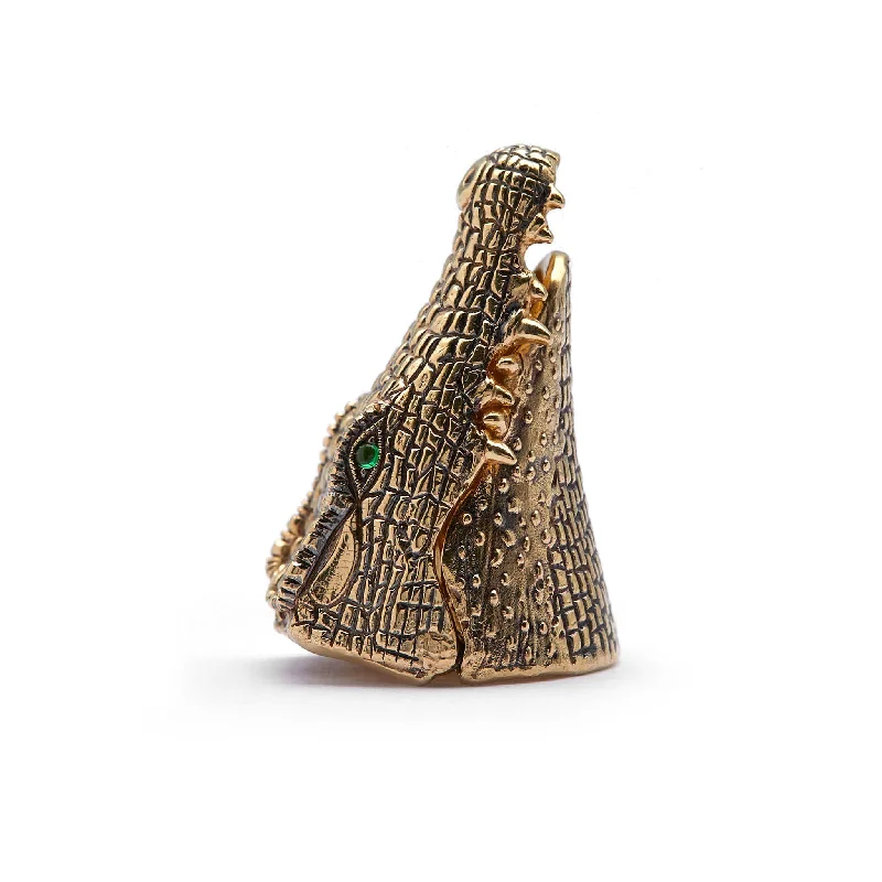 Sapphire Gemstone Rings in 18K White Gold with Diamond Accents for an Elegant EngagementAlligator Head 18K Gold Ring w. Diamonds & Tsavorite Sapphire Gemstone Rings in 18K White Gold with Diamond Accents for an Elegant EngagementAlligator Head 18K Gold Ring w. Diamonds & Tsavorite