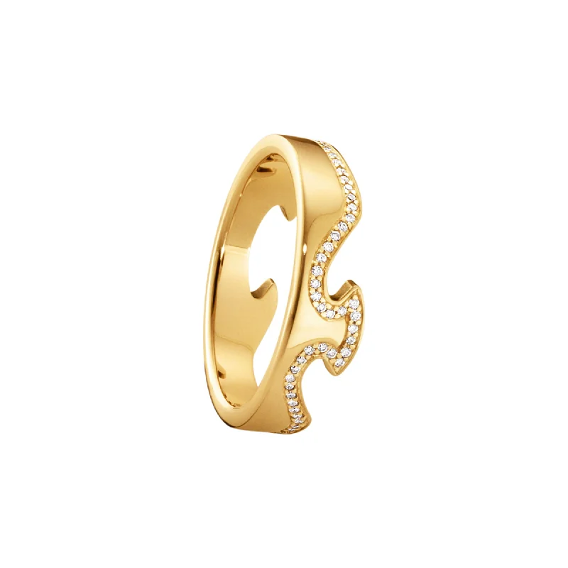 Aquamarine Gemstone Rings in 9K Gold with a Bezel Setting for a Modern and Secure FitFusion 18K Gold Ring w. Diamond Aquamarine Gemstone Rings in 9K Gold with a Bezel Setting for a Modern and Secure FitFusion 18K Gold Ring w. Diamond