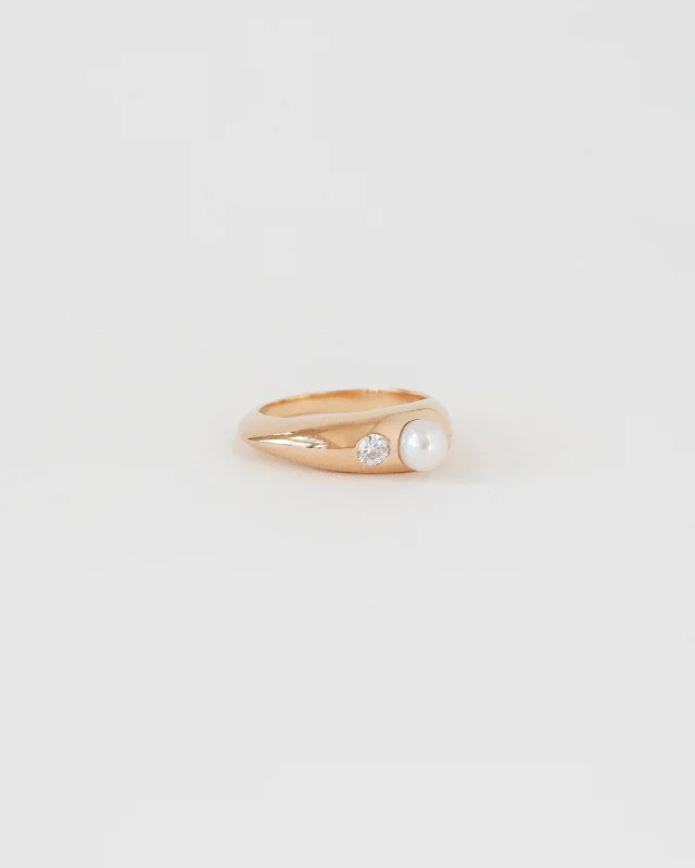 Garnet Gemstone Rings in 18K Gold Vermeil with Intricate Engravings for a Traditional AestheticMETEOR RING | PEARL Garnet Gemstone Rings in 18K Gold Vermeil with Intricate Engravings for a Traditional AestheticMETEOR RING | PEARL