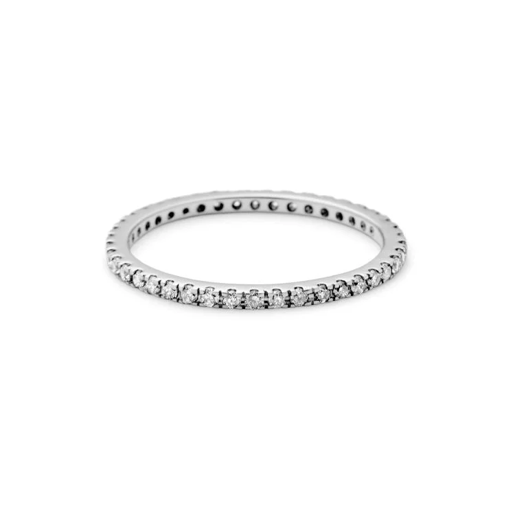 Peridot Gemstone Rings in 14K Gold - Filled Metal with a Pave - Set Band for a Sparkling LookRock Classic 18K Whitegold Ring w. Grey Diamonds Peridot Gemstone Rings in 14K Gold - Filled Metal with a Pave - Set Band for a Sparkling LookRock Classic 18K Whitegold Ring w. Grey Diamonds