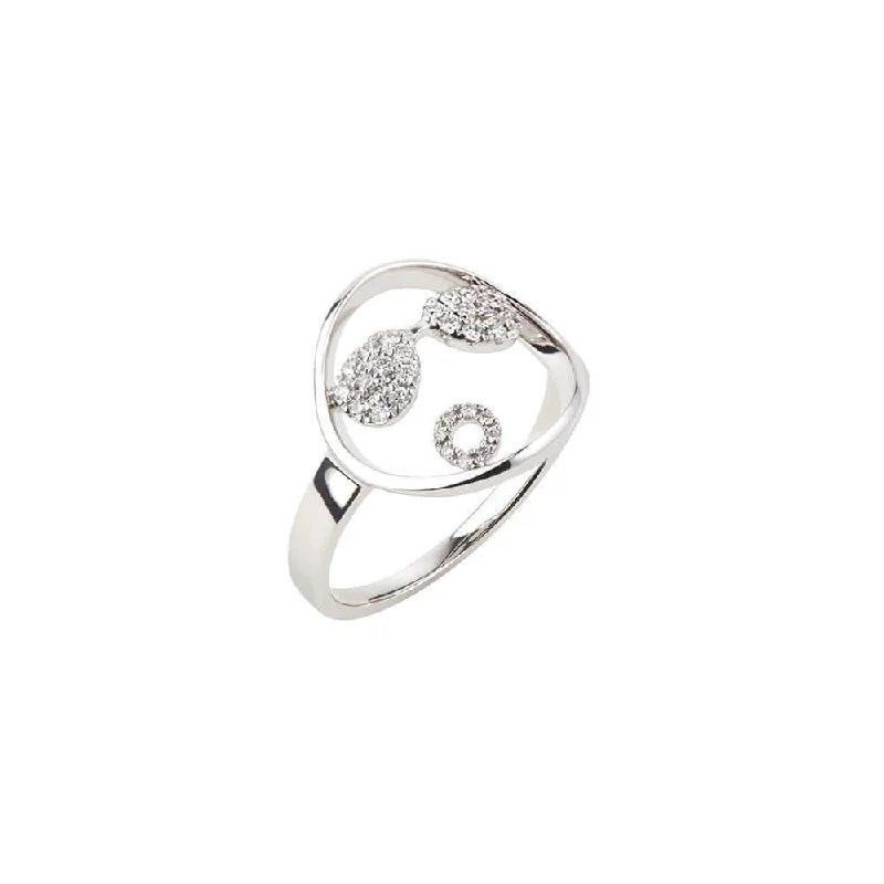 Alexandrite Gemstone Rings in Platinum with a Hidden Halo for a Rare and Luxurious PieceMOYEN Shades 18K Whitegold Ring w. Quartz & Diamond Alexandrite Gemstone Rings in Platinum with a Hidden Halo for a Rare and Luxurious PieceMOYEN Shades 18K Whitegold Ring w. Quartz & Diamond